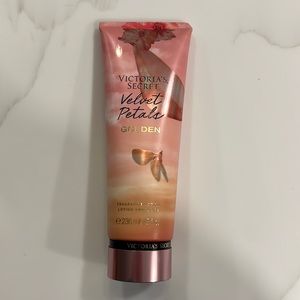 Victoria’s Secret Velvet Petals Golden Fragrance Lotion